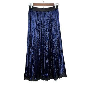 Navy Velvet Saks Fifth Avenue Pleated Skirt With Black Lace Detail - Small